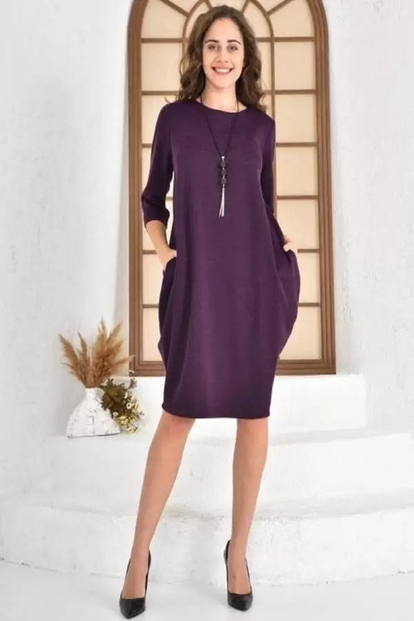Bisiklet Yaka Takı ve Cepli Salaş Mor Triko Kadın Elbise