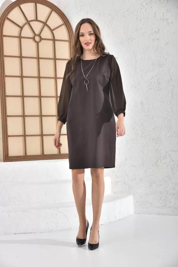 Bisiklet Yaka Takı ve Tül Detaylı Kahverengi Kadın Elbise