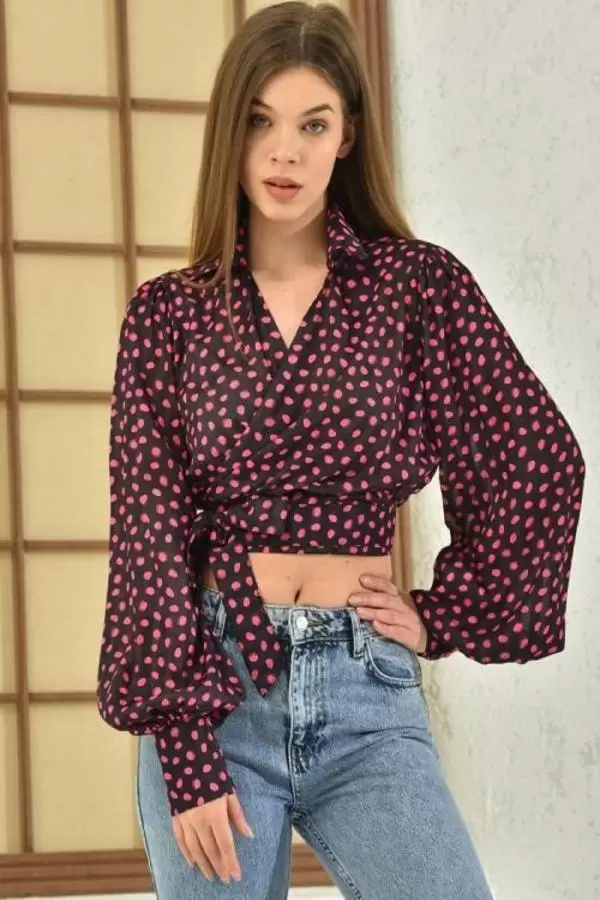 Gömlek Yaka Belden Bağlamalı Pembe Puantiyeli Siyah Kadın Bluz