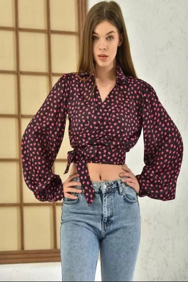 Gömlek Yaka Belden Bağlamalı Pembe Puantiyeli Siyah Kadın Bluz