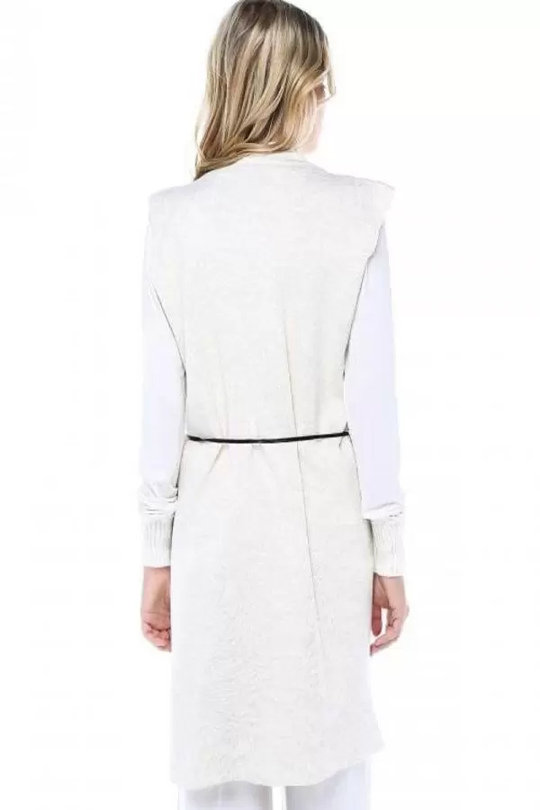 İncili ve Pullu Bej Triko Kadın Yelek