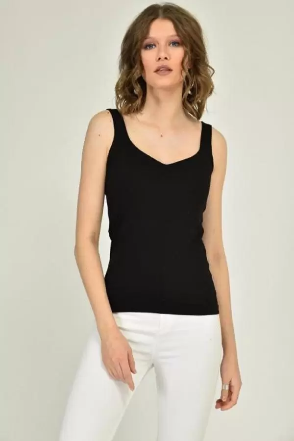 Kalın Askılı V Yaka Siyah Body Kadın Atlet