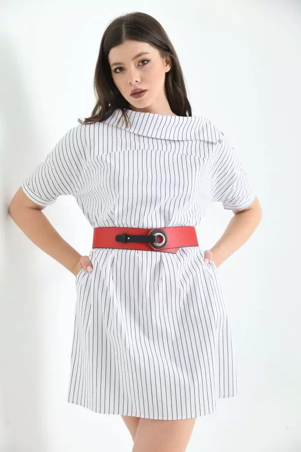 Kayık Yaka Kemer ve Düğmeli Kısa Kollu Beyaz Elbise