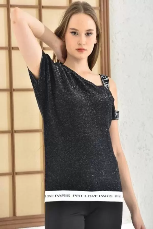 Kayık Yaka Tek Omuz Askılı Simli Siyah Triko Bluz