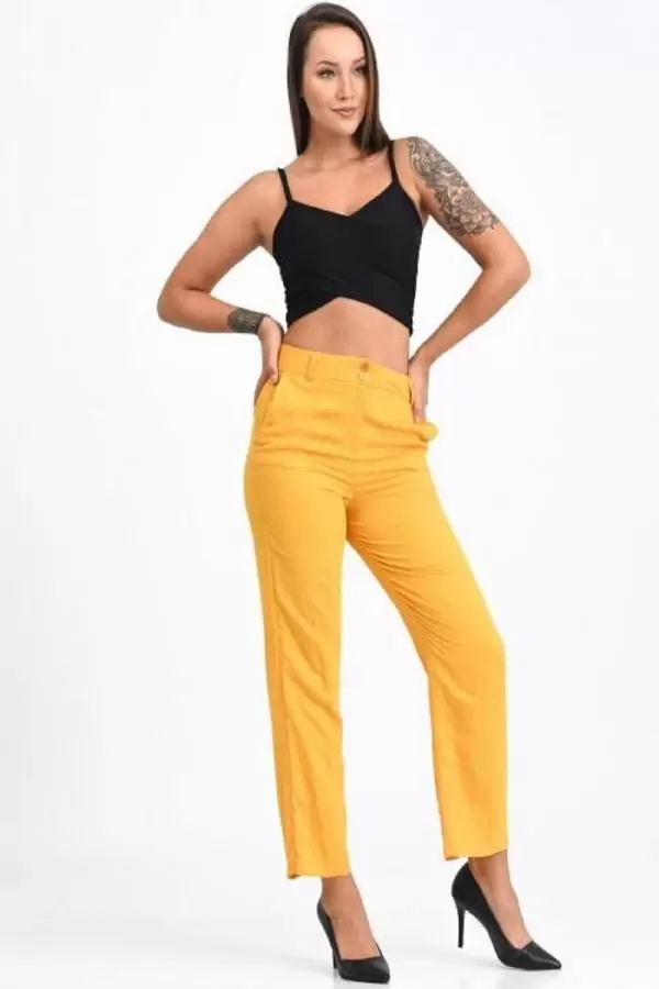 Kemerli ve Cepli Hardal Boru Paça Viskon Kadın Pantolon