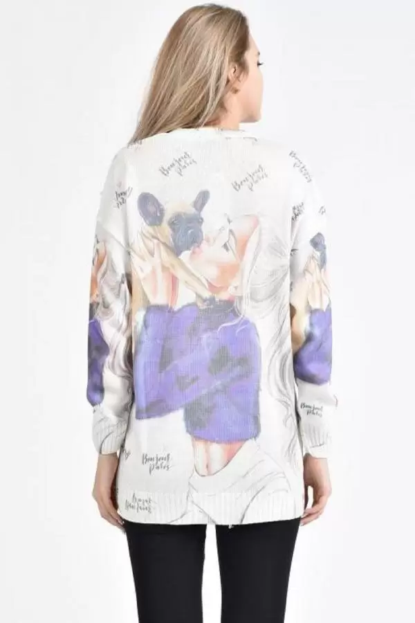 Köpekli Kadın ve Yazı Baskılı Ekru-Lila Kadın Kazak