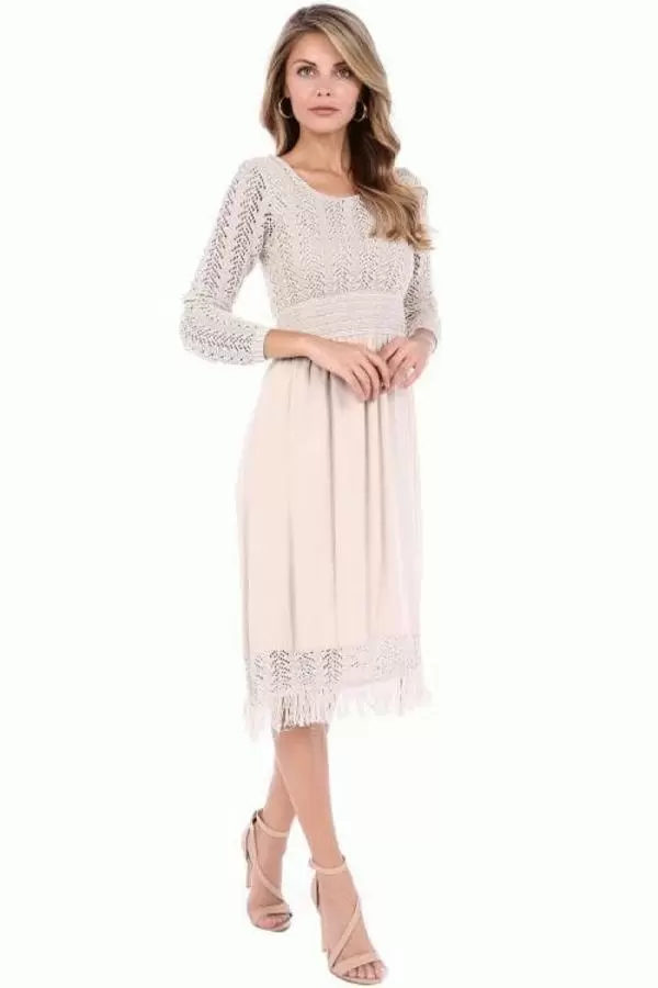 Kuş Gözlü Saçaklı Bej Triko Kadın Elbise