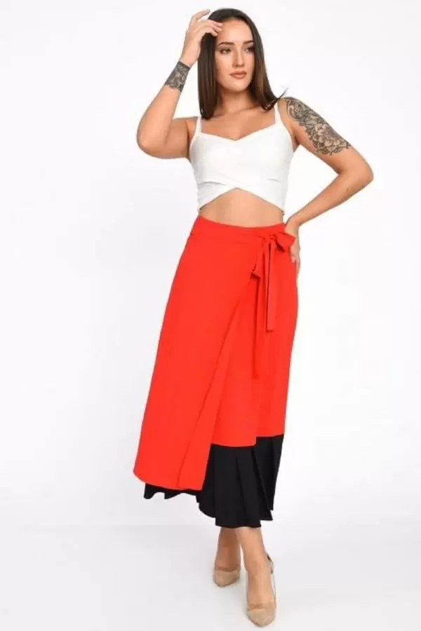 Kuşaklı ve Önden Kapaklı Kırmızı Kadın Etek