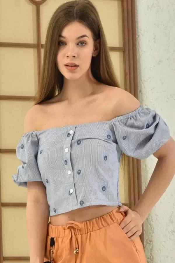 Omzu Açık Puantiyeli Mavi Kadın Crop Bluz