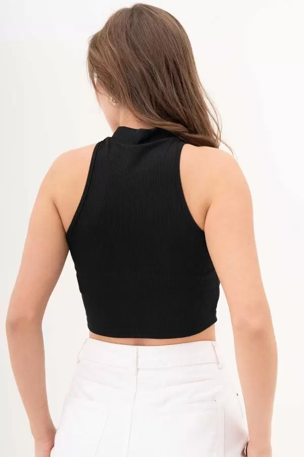 Saçaklı ve Kolsuz Siyah Crop Bluz