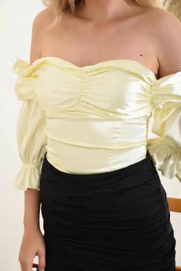 Straplez Yaka Prenses Kollu Saten Sarı Kadın Bluz