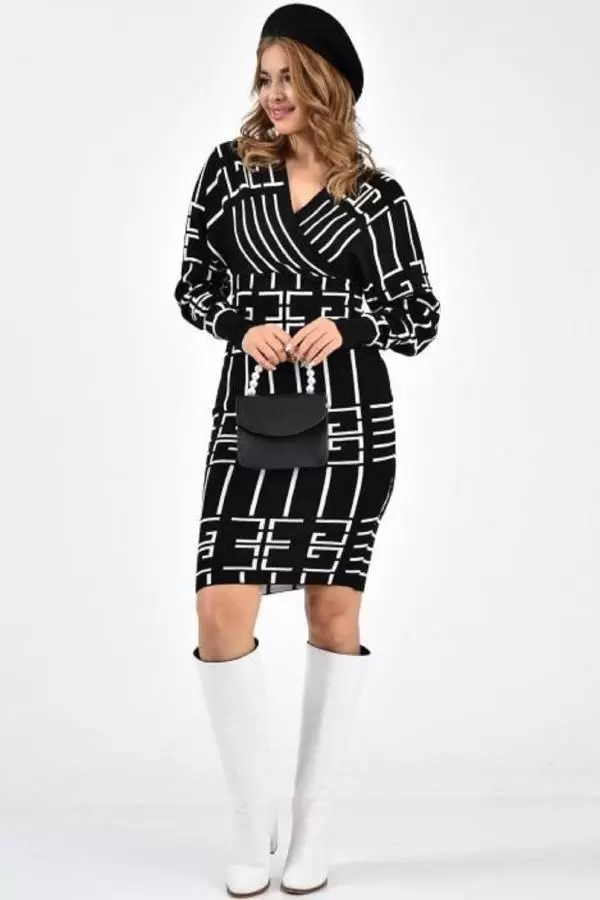 V Yaka Beyaz Çizgili Desenli Siyah Triko Kadın Elbise