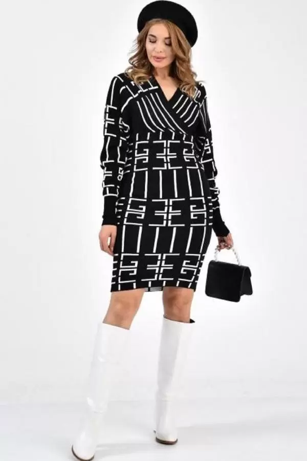 V Yaka Beyaz Çizgili Desenli Siyah Triko Kadın Elbise