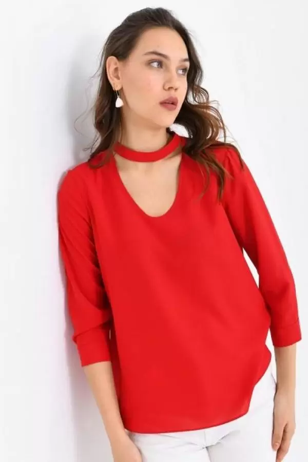 V Yaka Boyun Detaylı Kırmızı Kadın Bluz