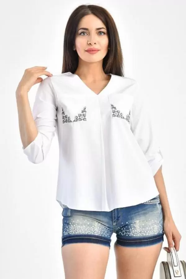 V Yaka Cep Nakışlı Kısa Kollu Beyaz Kadın Bluz