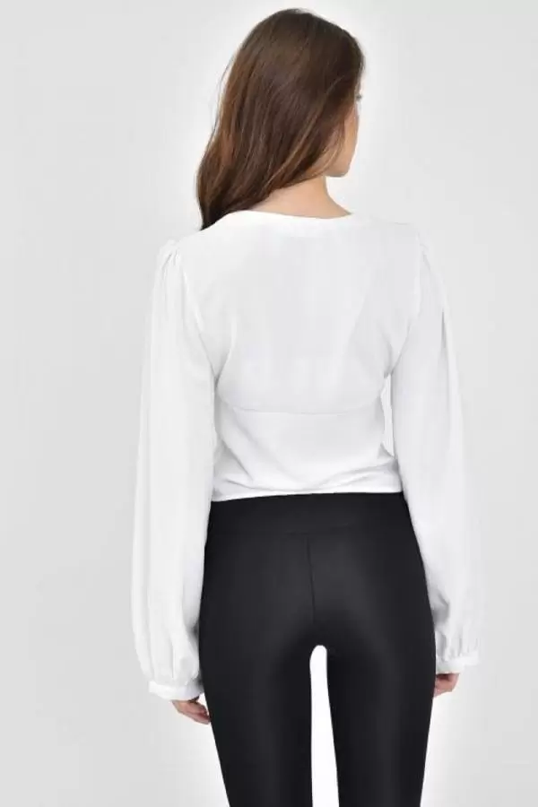 V Yaka Düğmeli Balon Kol Beyaz Kadın Bluz
