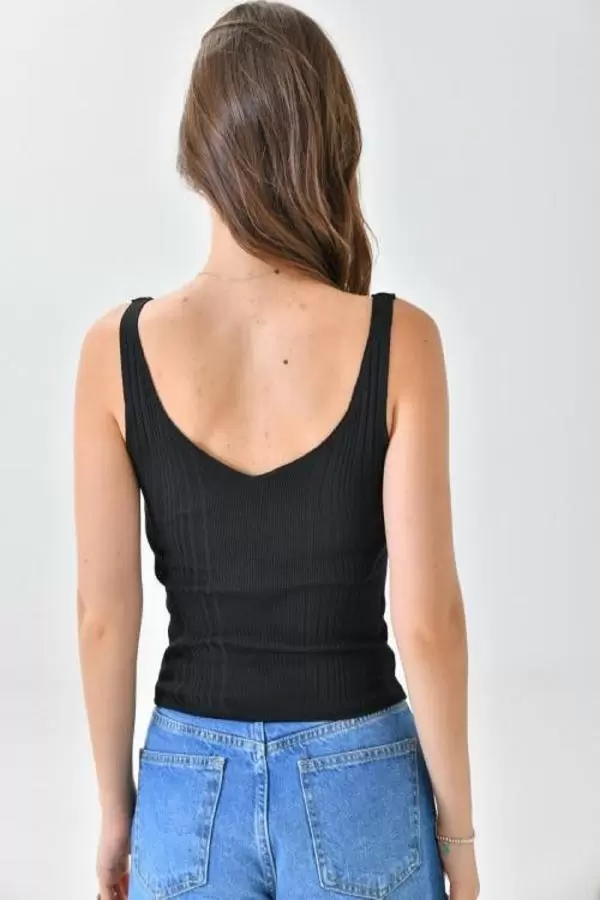 V Yaka Merdiven Dandel Detaylı Siyah Kadın Triko Crop Top