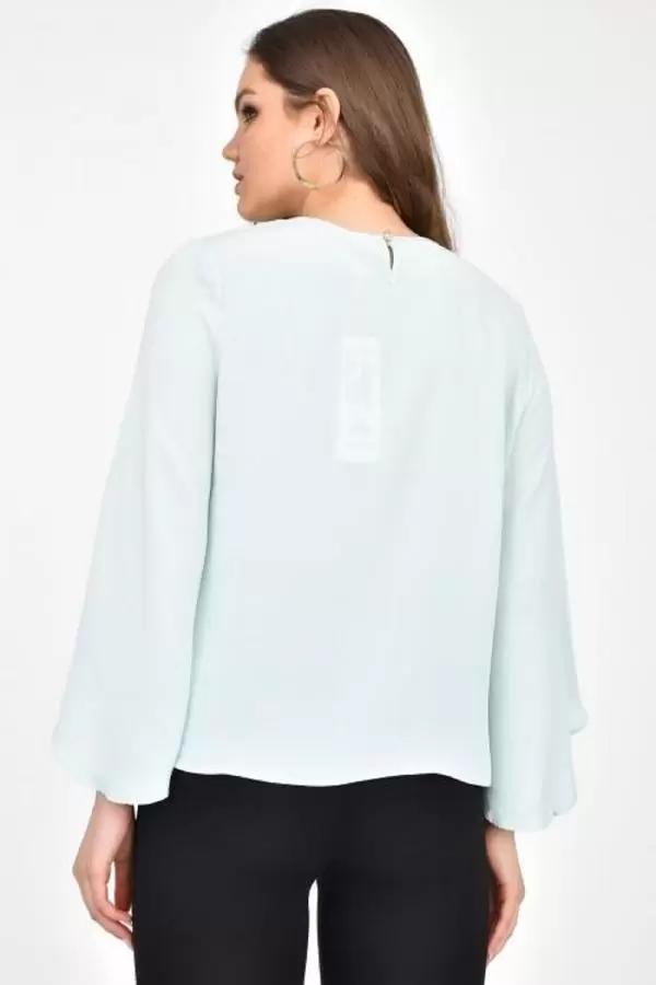 V Yaka Taş ve İnci Broşlu Yarasa Kol Mint Kadın Bluz