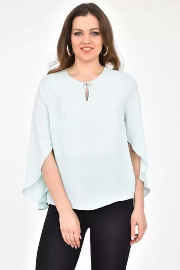 V Yaka Taş ve İnci Broşlu Yarasa Kol Mint Kadın Bluz