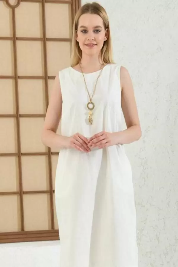 Yandan Cepli Takı Detaylı Kolsuz Beyaz Kadın Elbise