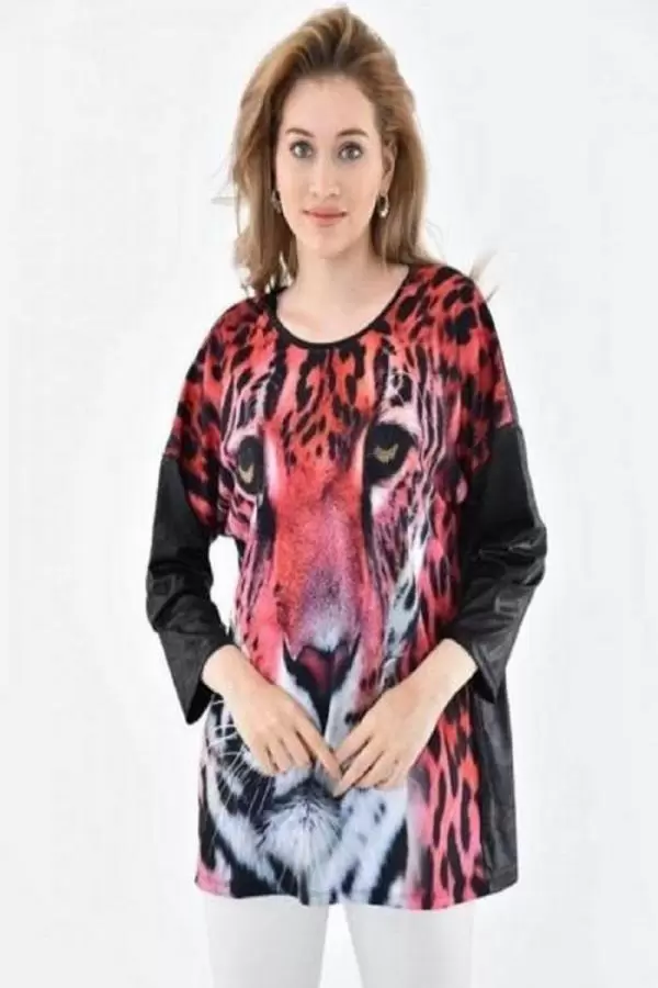 Yuvarlak Yaka Aslan Baskılı Kısa Kollu Kırmızı-Siyah Kadın Bluz