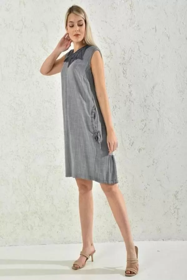 Yuvarlak Yaka Dantelli Salaş Kolsuz Füme Kadın Elbise