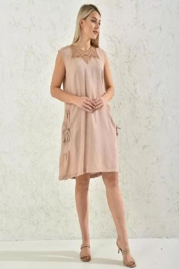 Yuvarlak Yaka Dantelli Salaş Kolsuz Vizon Kadın Elbise