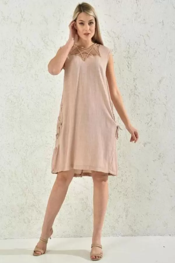 Yuvarlak Yaka Dantelli Salaş Kolsuz Vizon Kadın Elbise